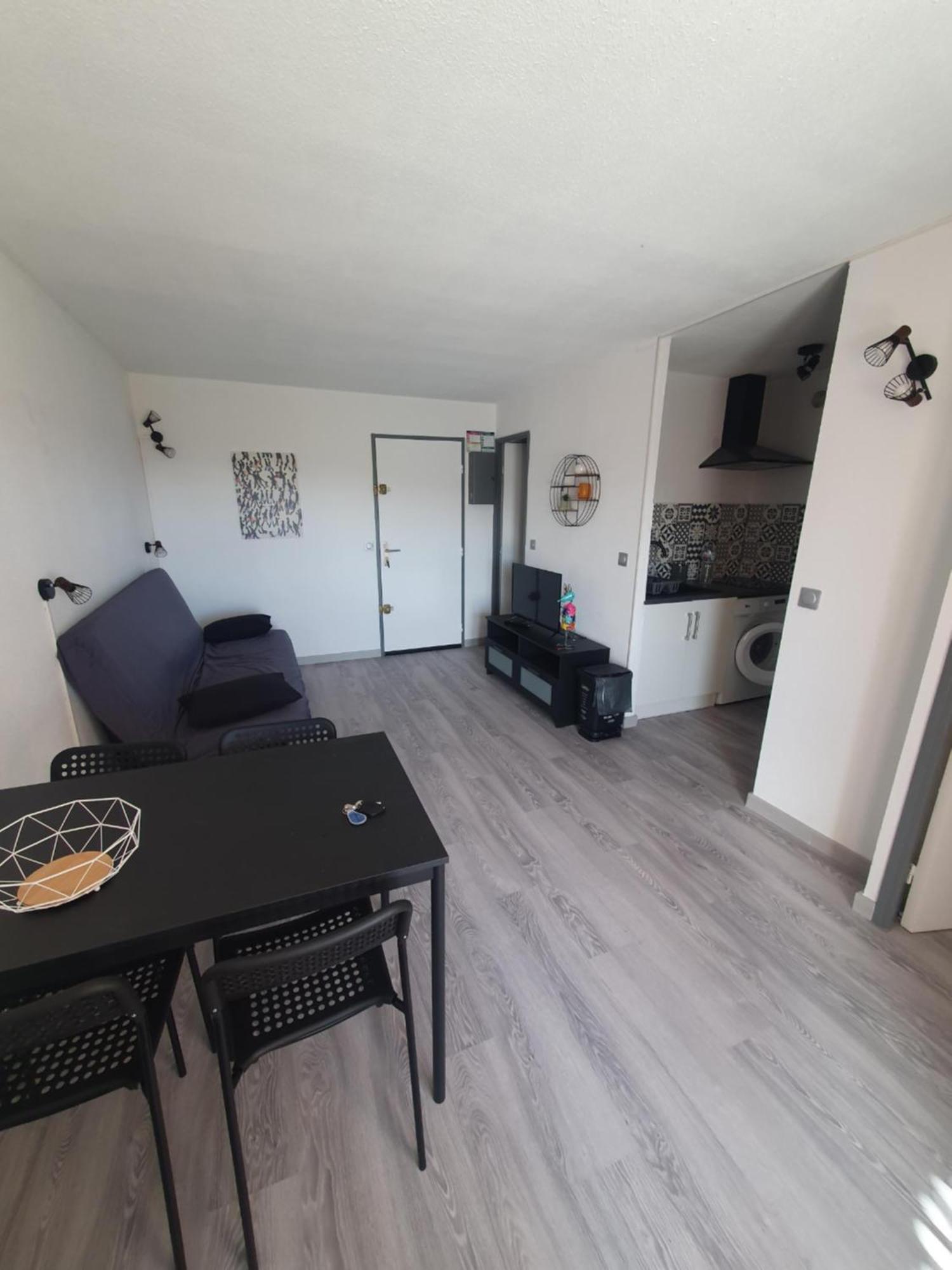 Les Terrasses De La Baronnie Appartement Climatise Avec 1 Chambre Et Piscine Ouverte Du 28 Mai 2025 Au 28 Septembre 2025 Le Grau-du-Roi Exterior photo